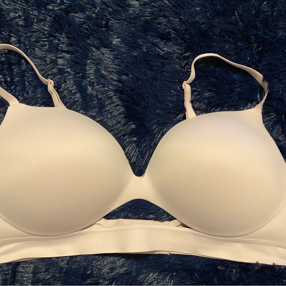 VS Elegant Pink Bra
